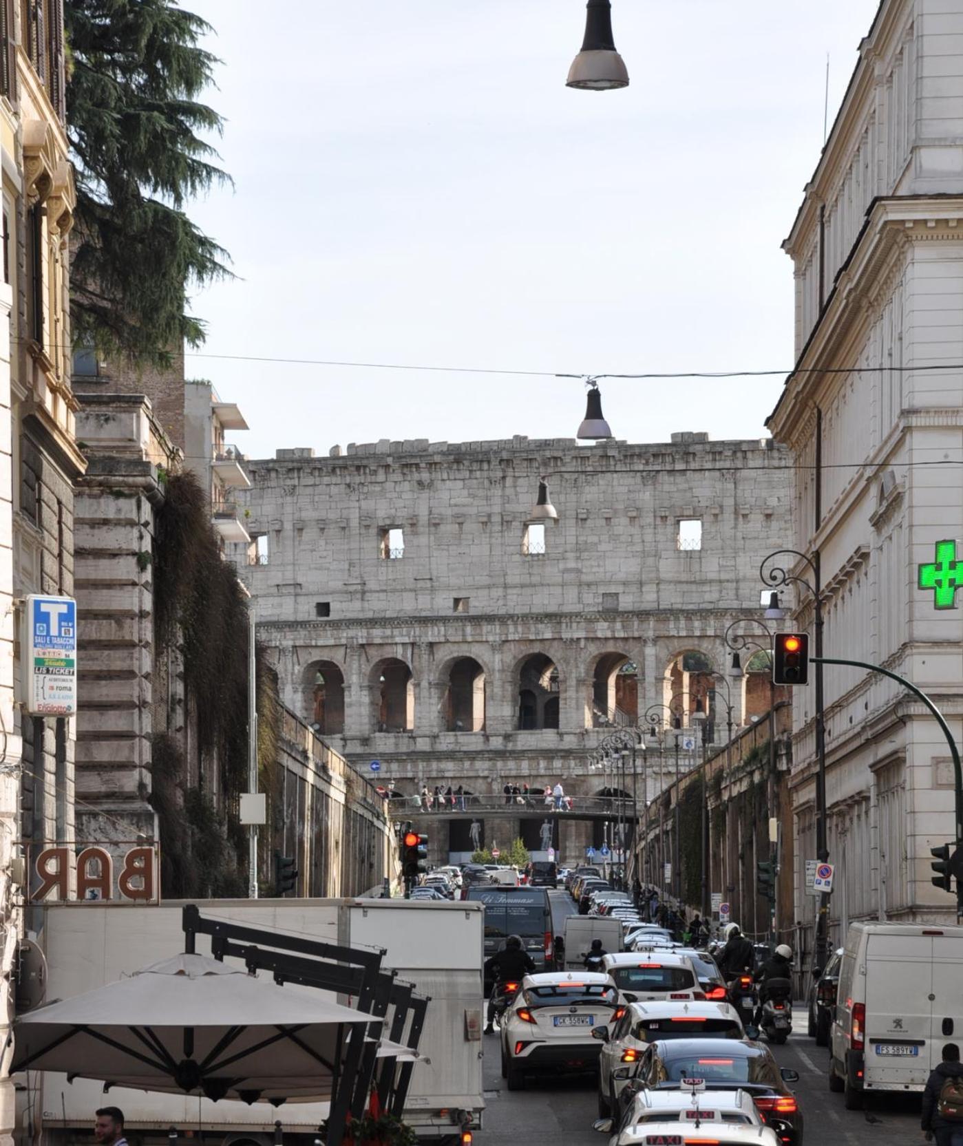 Colosseo Dan Roma